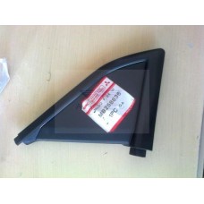 MB258836 BAKALİT KAPI CAM ÖN KÖŞE LANCER 86